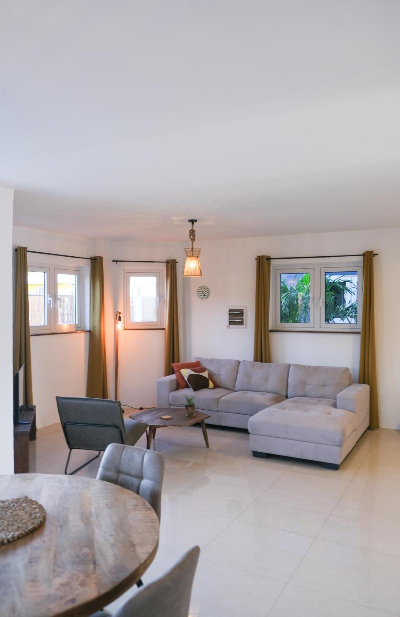 Tiki Blou - Mini Resort Centraal Gelegen Tussen Mambo Beach & Jan Thiel Виллемстад Экстерьер фото